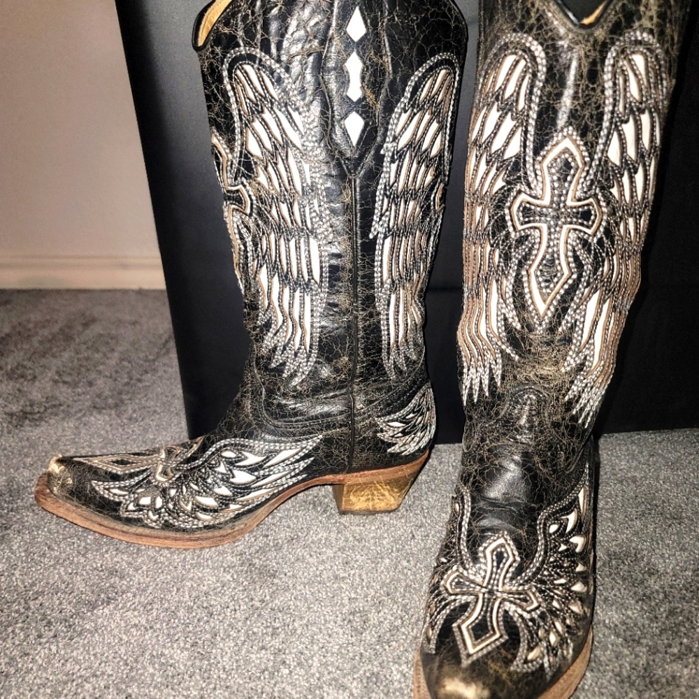 Corral boots
